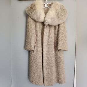 Vintage wool jacket with fur collar